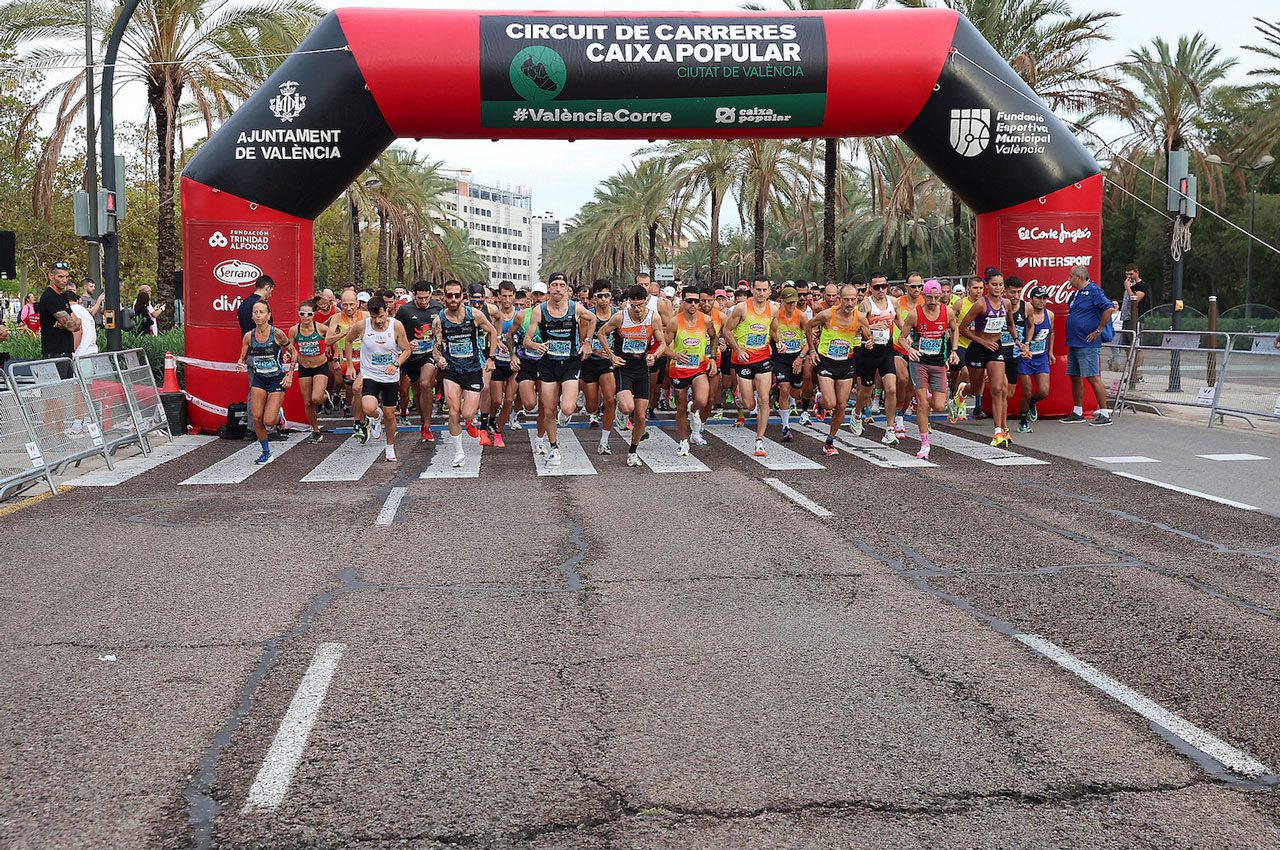 La XLVI Volta a Peu als Barris de Sant Marcel·lí i Sant Isidre, que ha reunit a més de 4.000 corredors en la setena cita del circuit