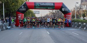 Más de 5.000 personas inauguran el XX aniversario del Circuit de Carreres Populars Caixa Popular en la XXVI Carrera Popular Galápagos 3F